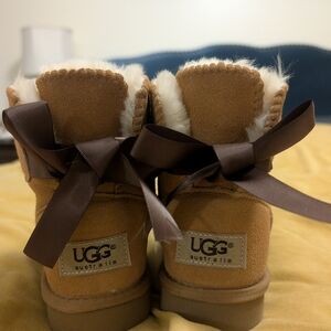 UGG Australia Kids Sz 13 Tan Bailey Boots